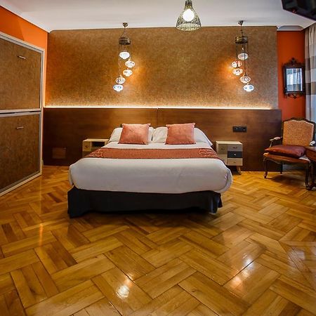 Hostal Rodas Pamplona Exterior photo